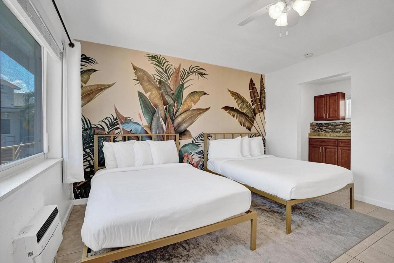 Walk To Dania Beach Christmas Getaway Pool المظهر الخارجي الصورة