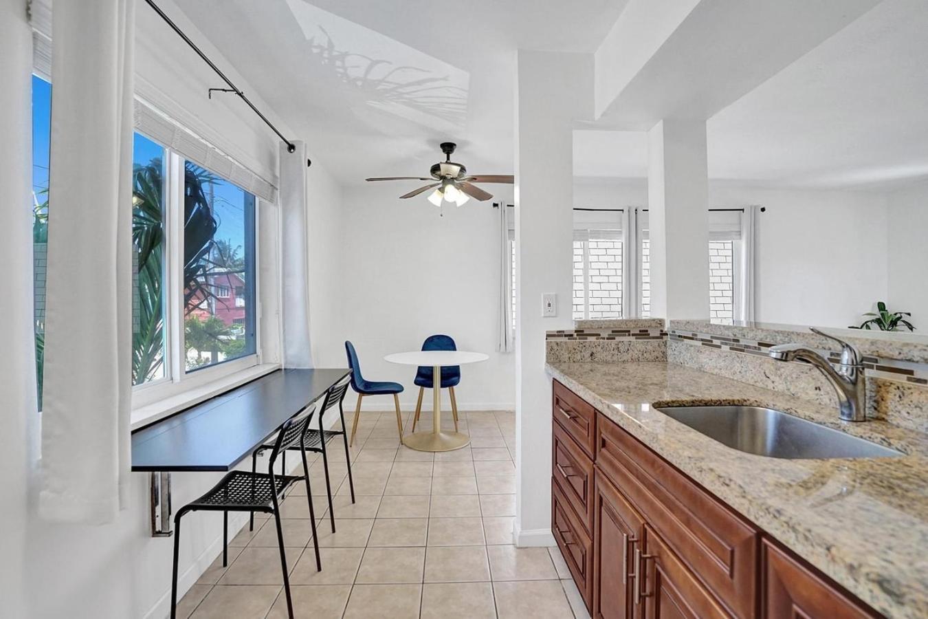 Walk To Dania Beach Christmas Getaway Pool المظهر الخارجي الصورة